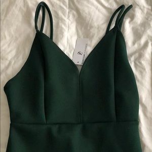 Green double spaghetti strap asymmetrical dress 👗